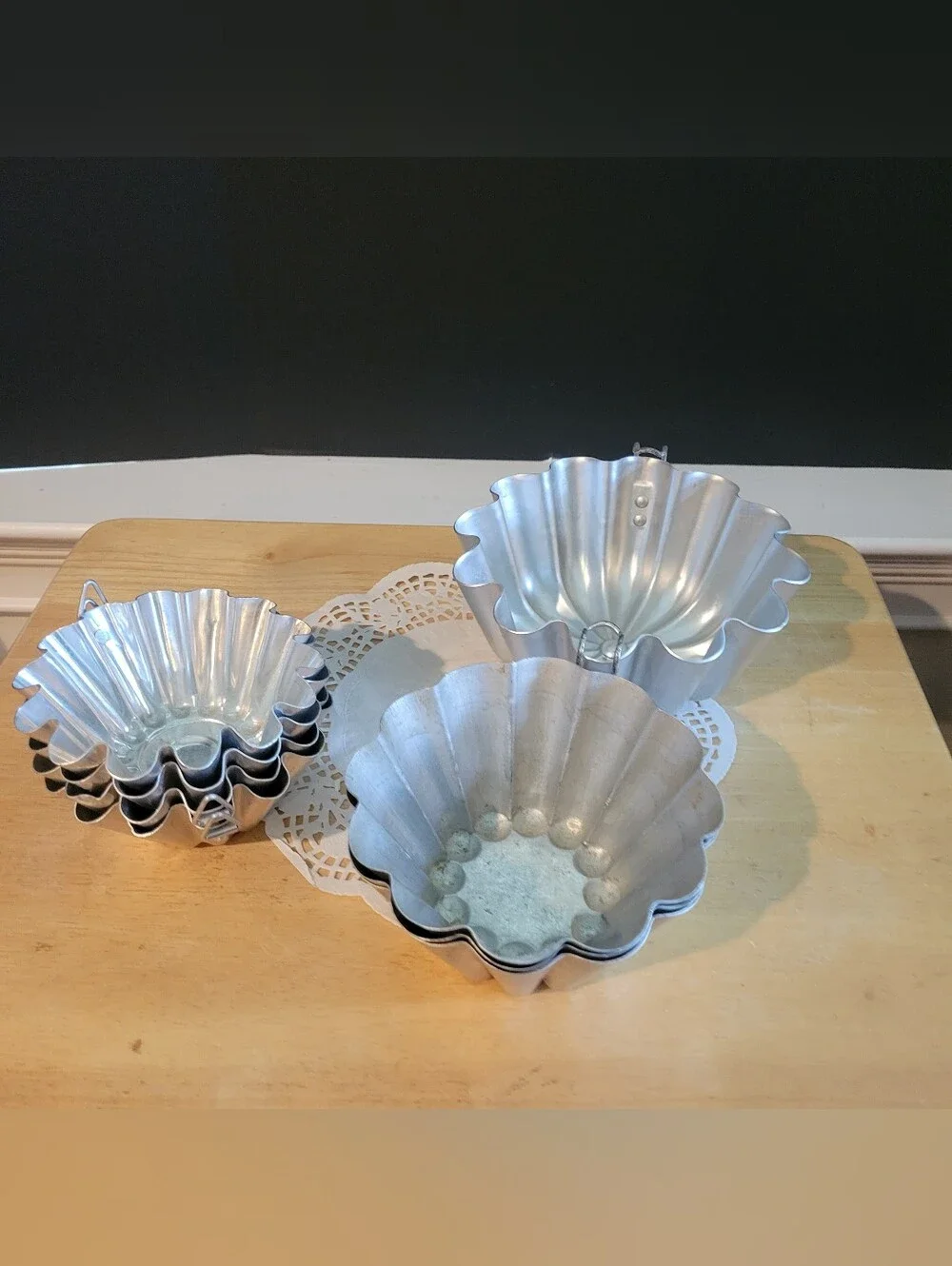 Set of 8 Various Sizes Aluminum Fluted Molds Brioche Tartlets CakeThree sizes